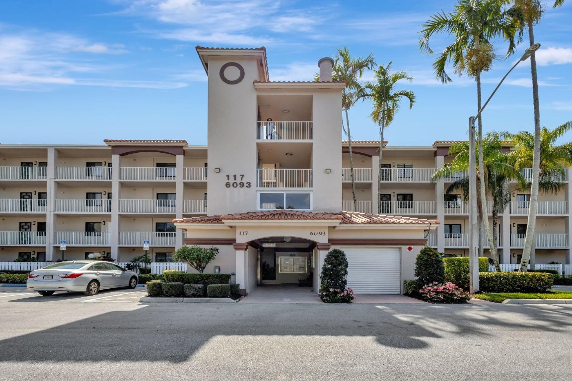 6093 Pointe Regal Cir N 401