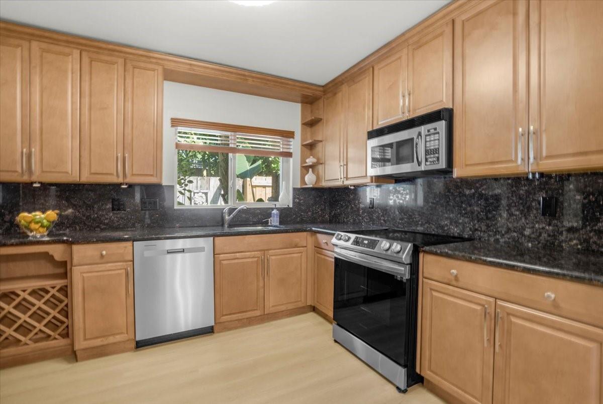 1532 NE 17th Ave