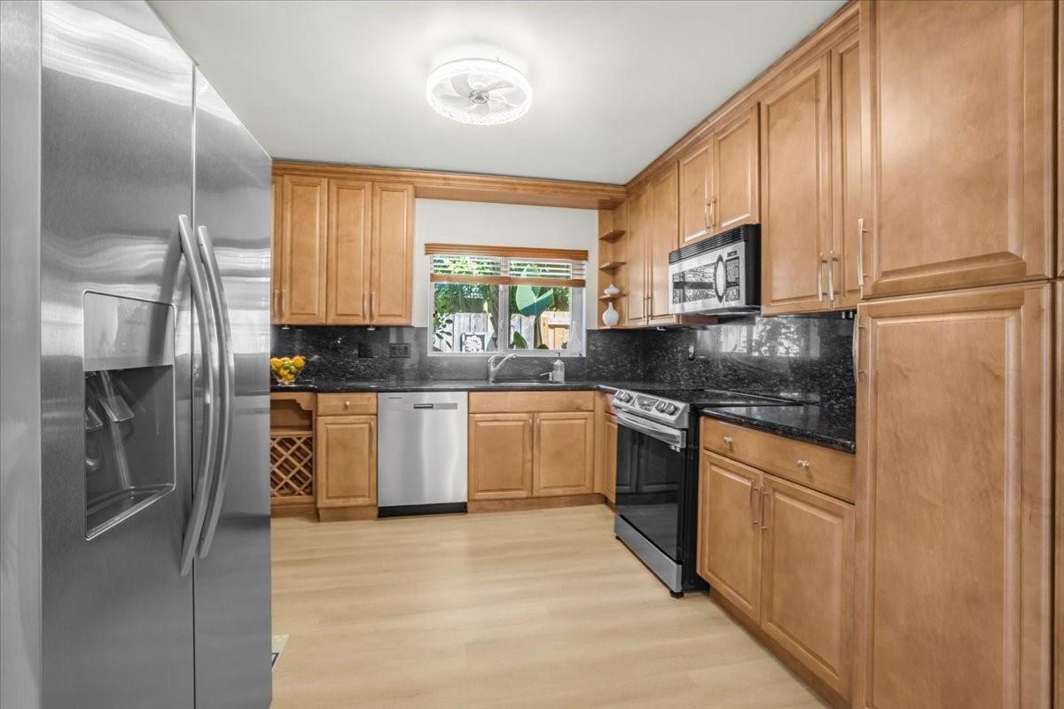1532 NE 17th Ave