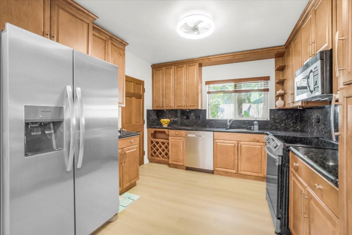 1532 NE 17th Ave