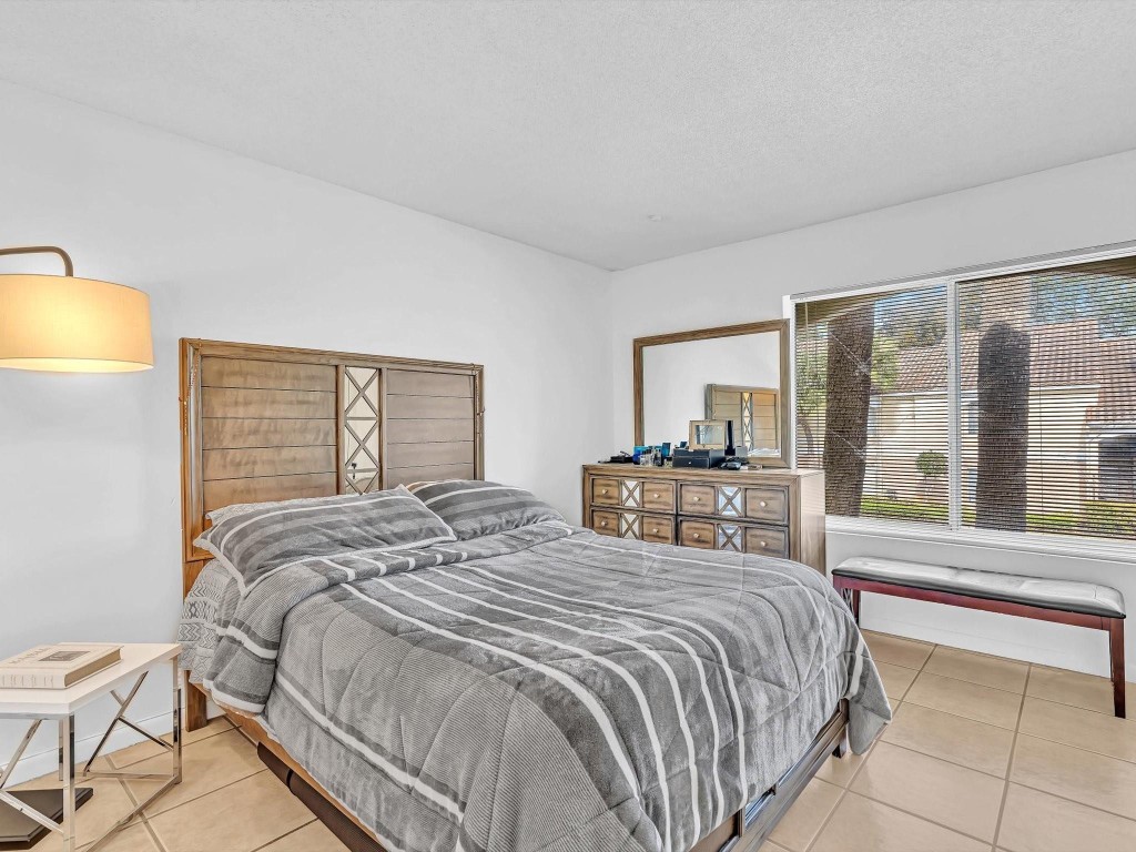 815 W Boynton Beach Boulevard 6-202, Boynton Beach Unit: 6-202