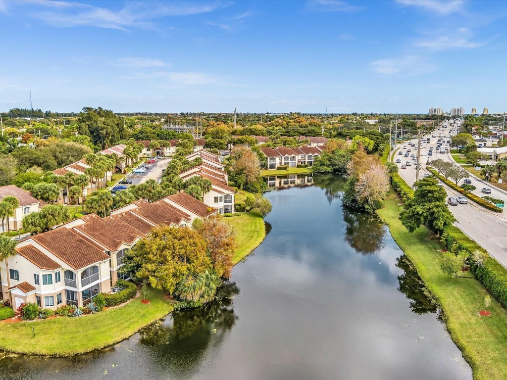 815 W Boynton Beach Boulevard 6-202, Boynton Beach Unit: 6-202