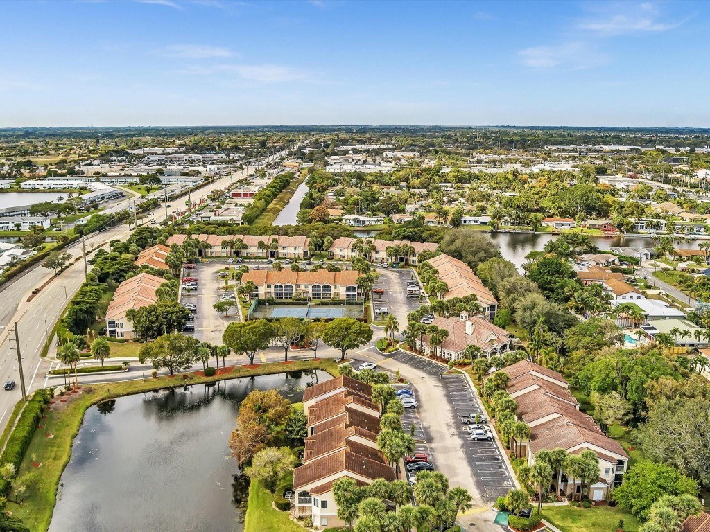 815 W Boynton Beach Boulevard 6-202, Boynton Beach Unit: 6-202