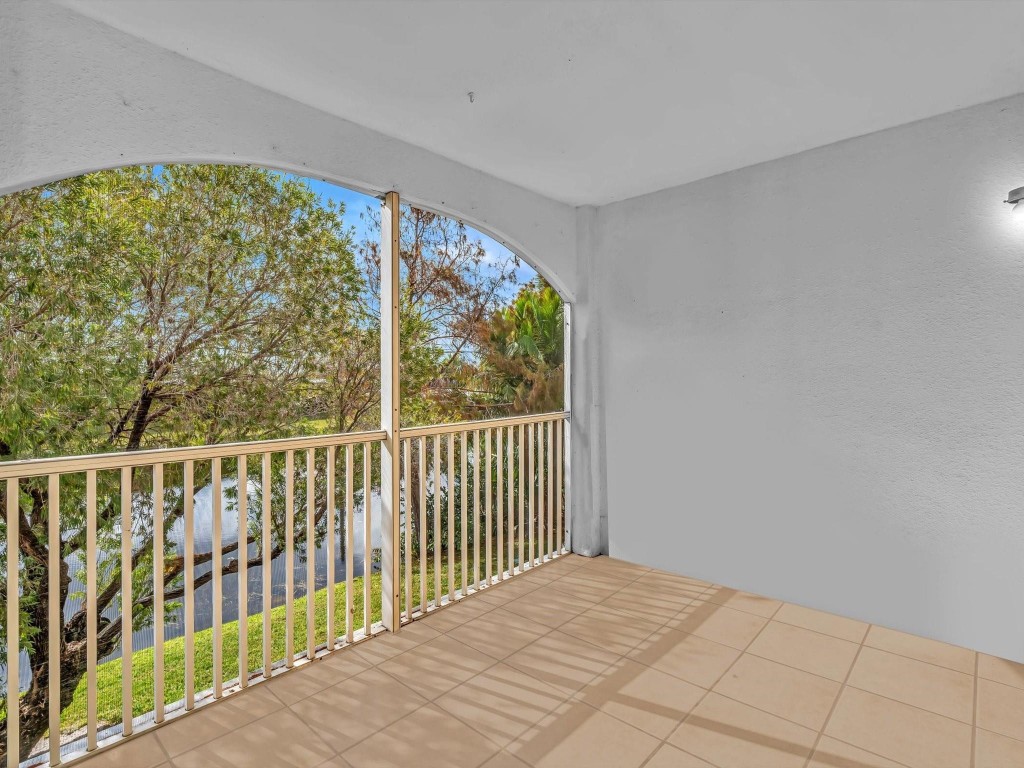 815 W Boynton Beach Boulevard 6-202, Boynton Beach Unit: 6-202