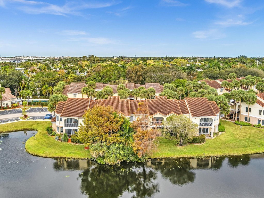 815 W Boynton Beach Boulevard 6-202, Boynton Beach Unit: 6-202