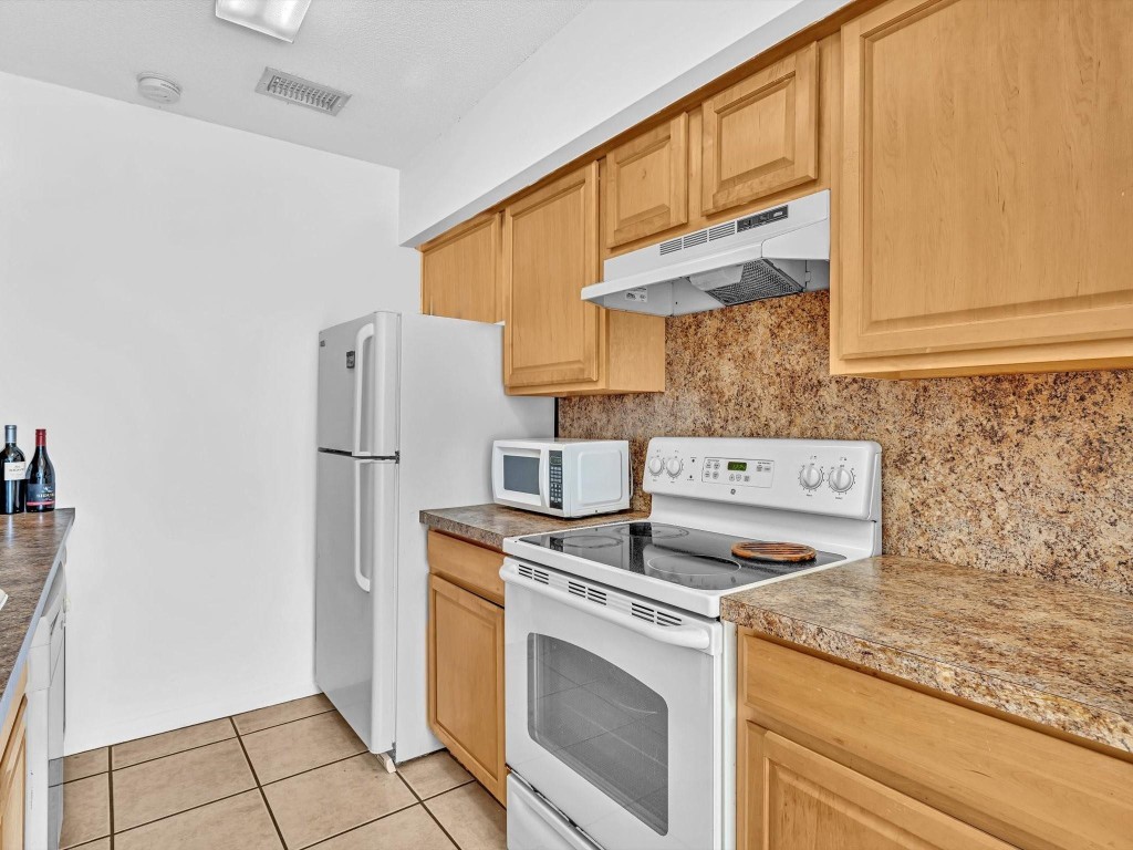 815 W Boynton Beach Boulevard 6-202, Boynton Beach Unit: 6-202