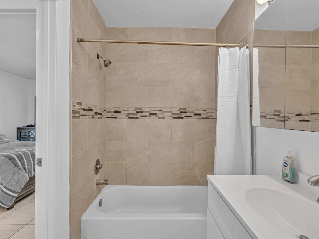 815 W Boynton Beach Boulevard 6-202, Boynton Beach Unit: 6-202