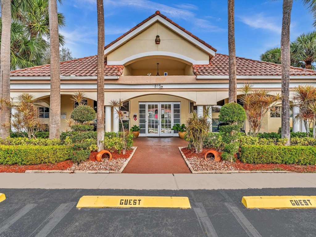 815 W Boynton Beach Boulevard 6-202, Boynton Beach Unit: 6-202