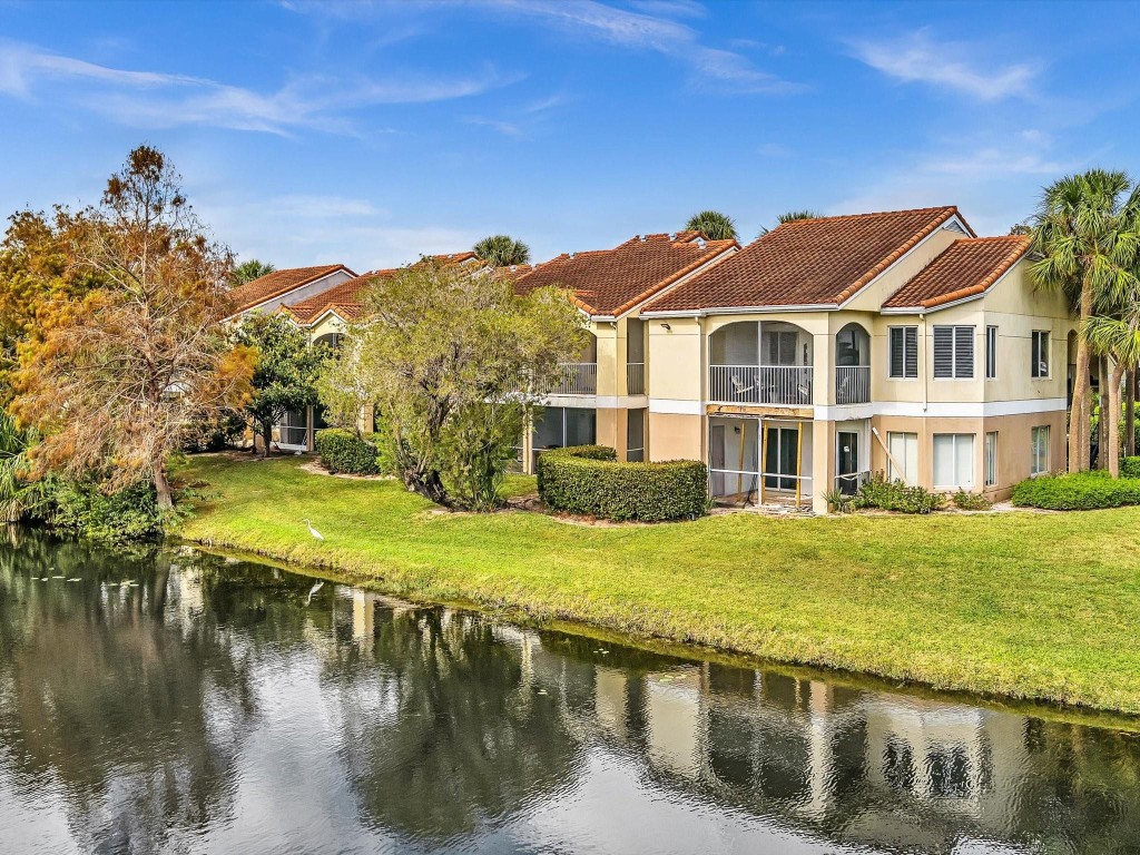 815 W Boynton Beach Boulevard 6-202, Boynton Beach Unit: 6-202