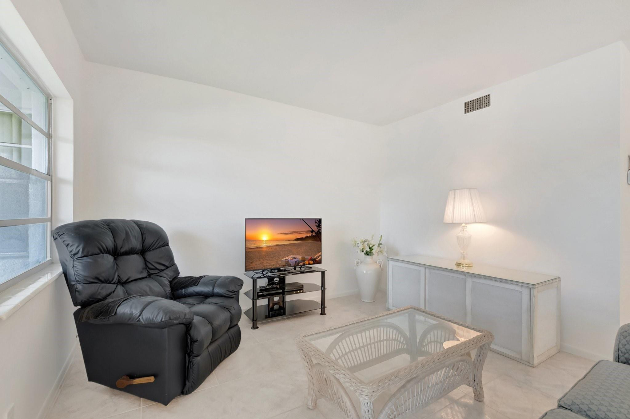 5501 NW 2nd Ave 302
