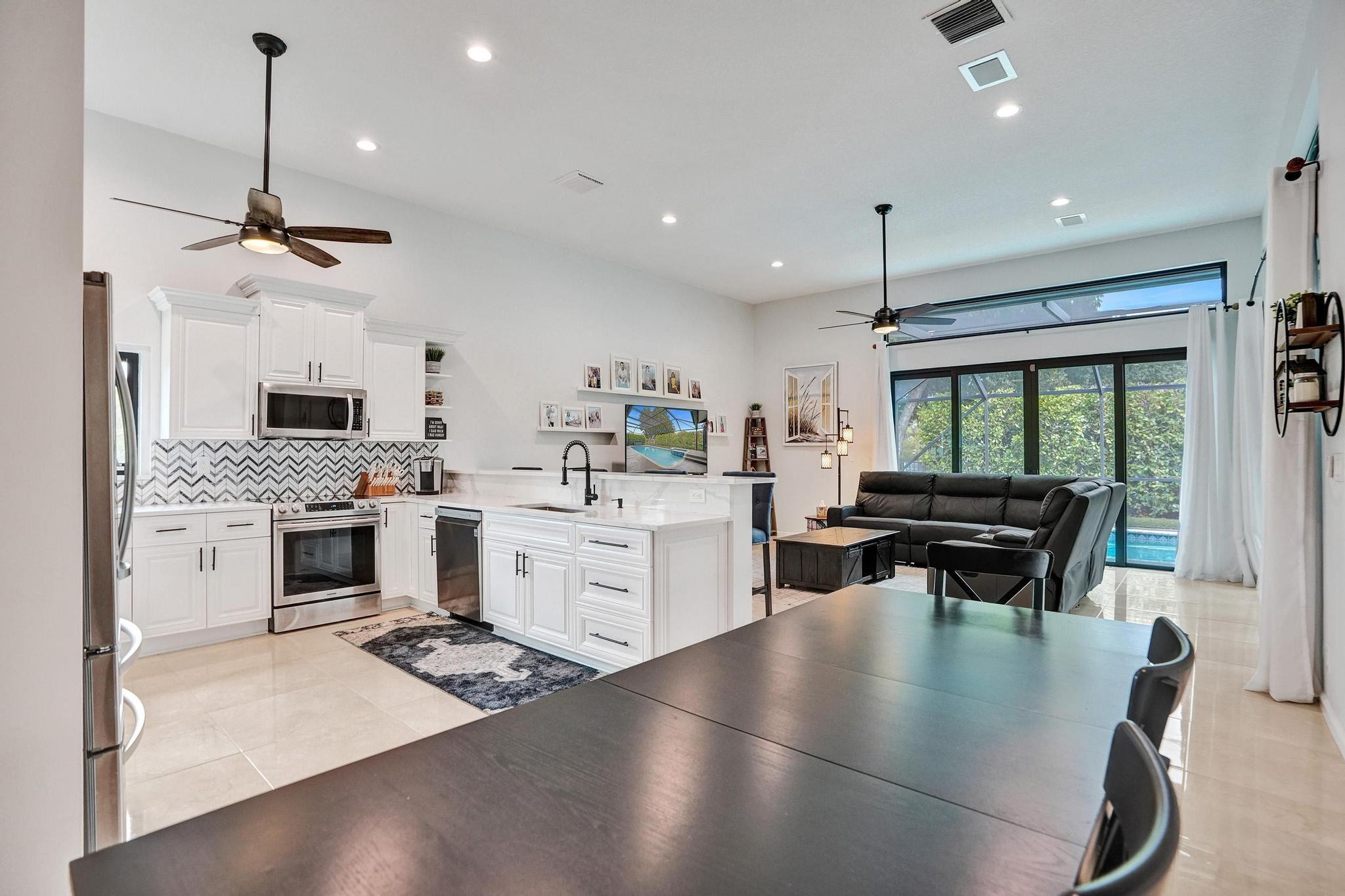 2143 Oakland Hills Way