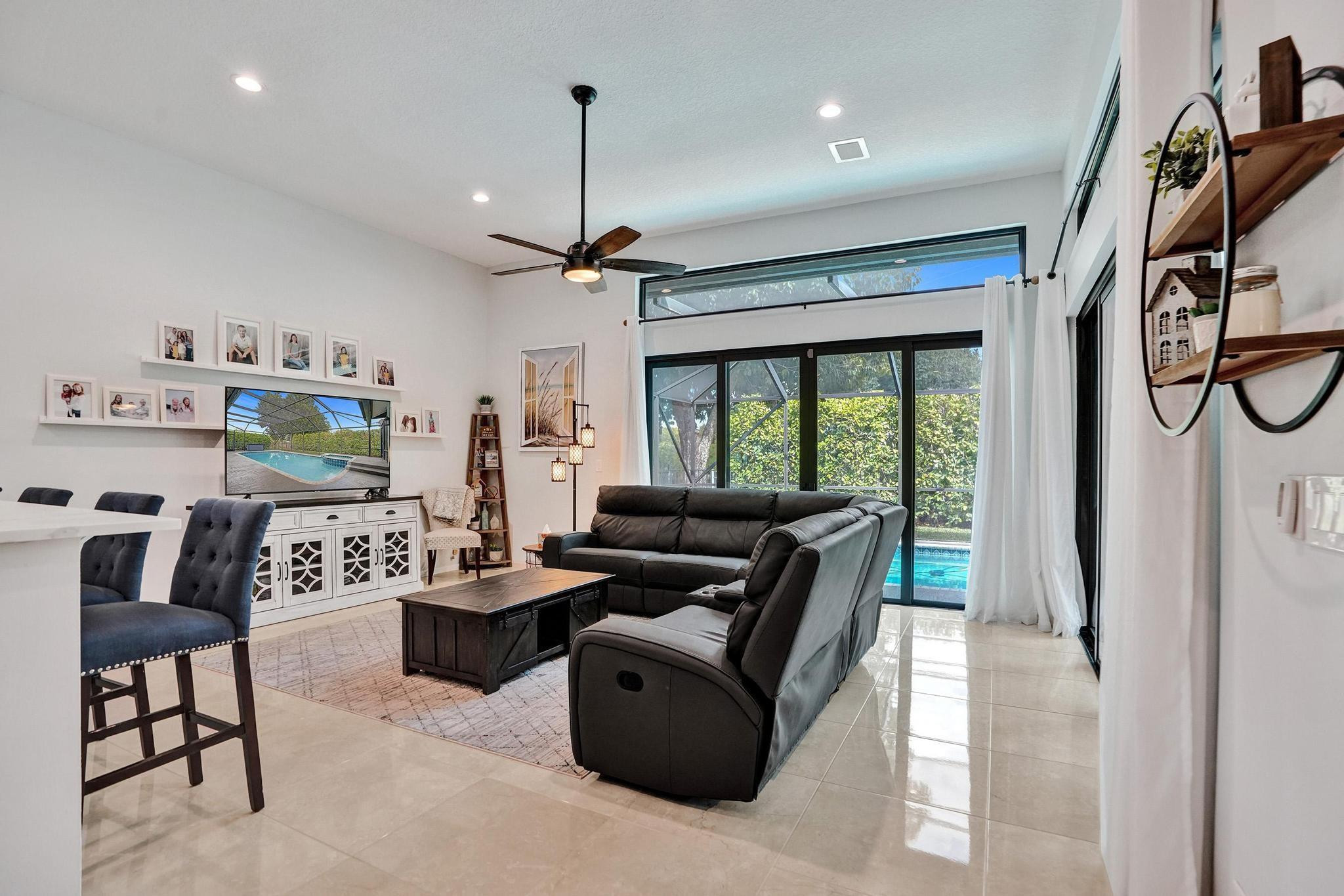 2143 Oakland Hills Way