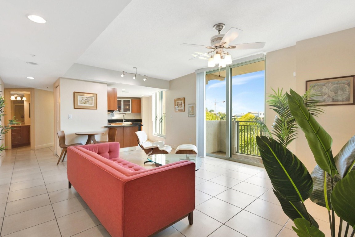 610 Clematis St 412