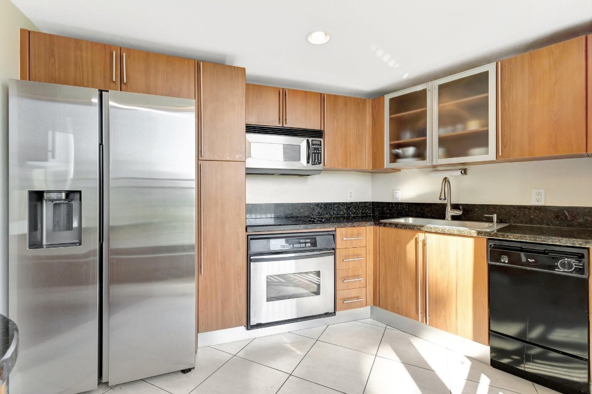 610 Clematis St 412