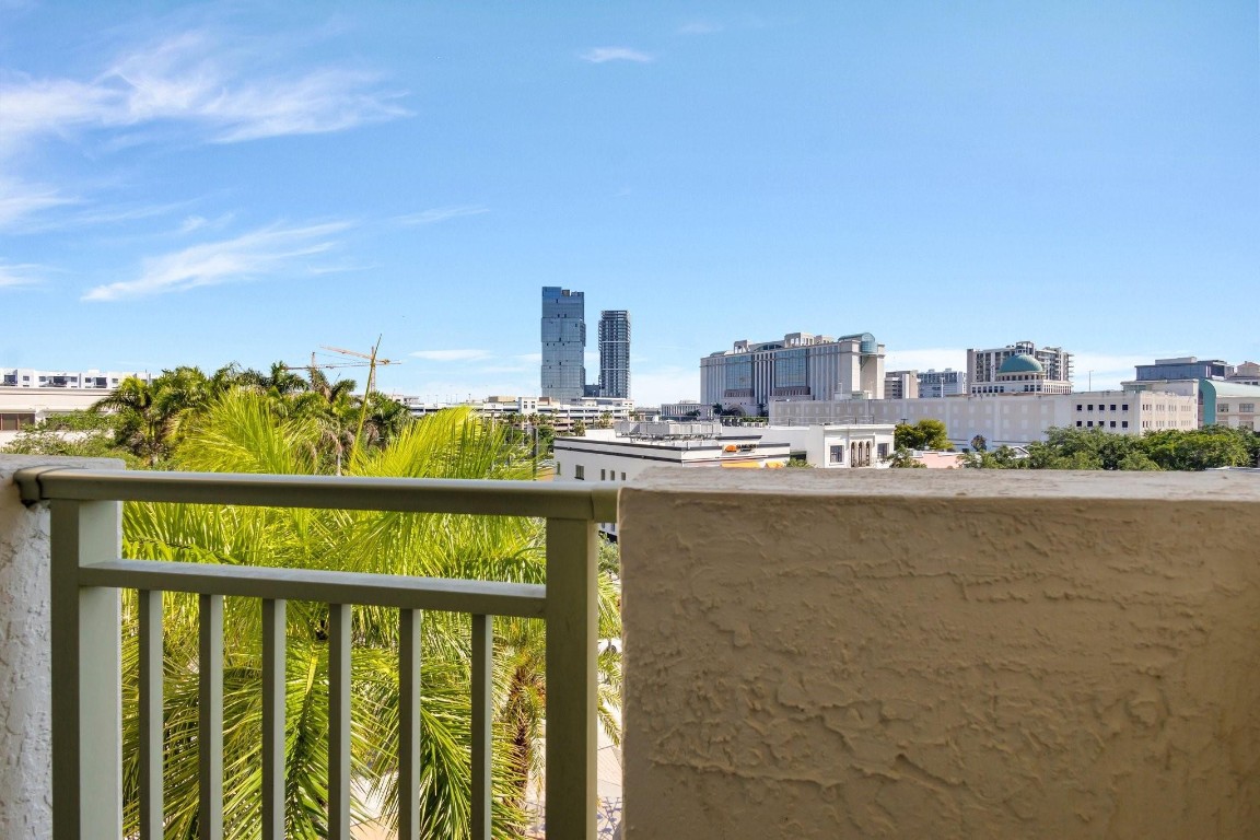 610 Clematis St 412