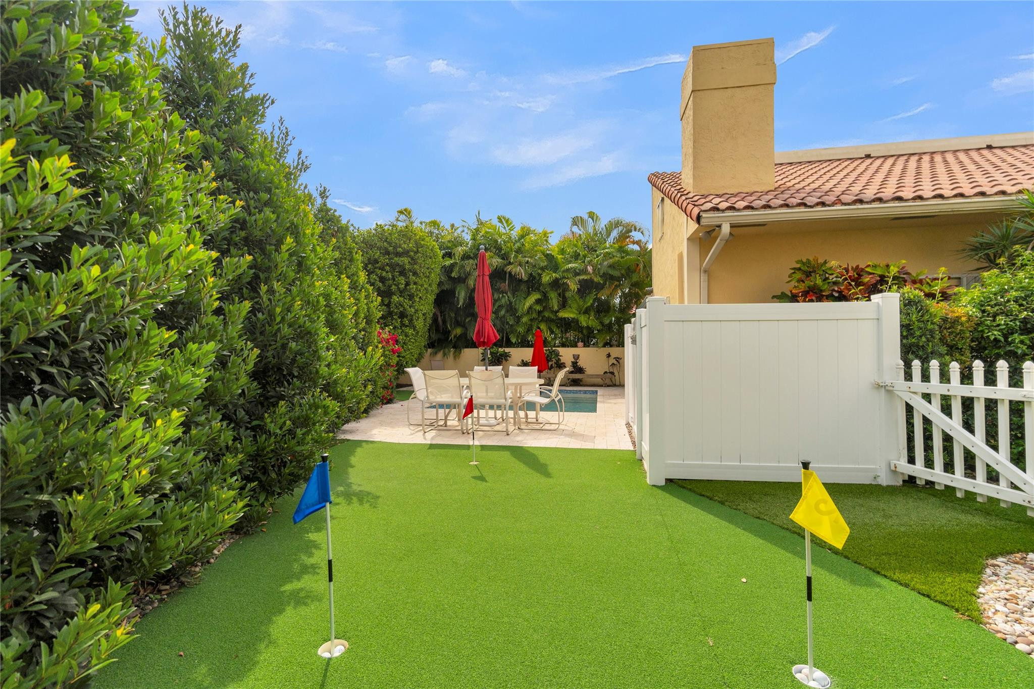221 Pelican Way