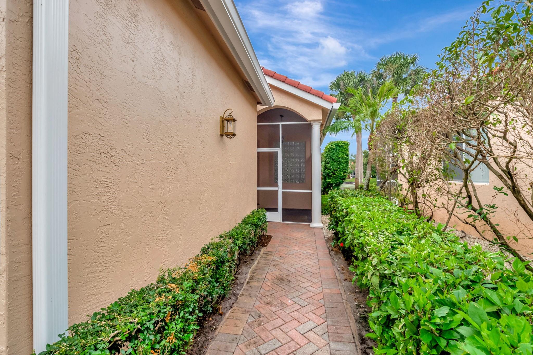 11081 Springbrook Cir