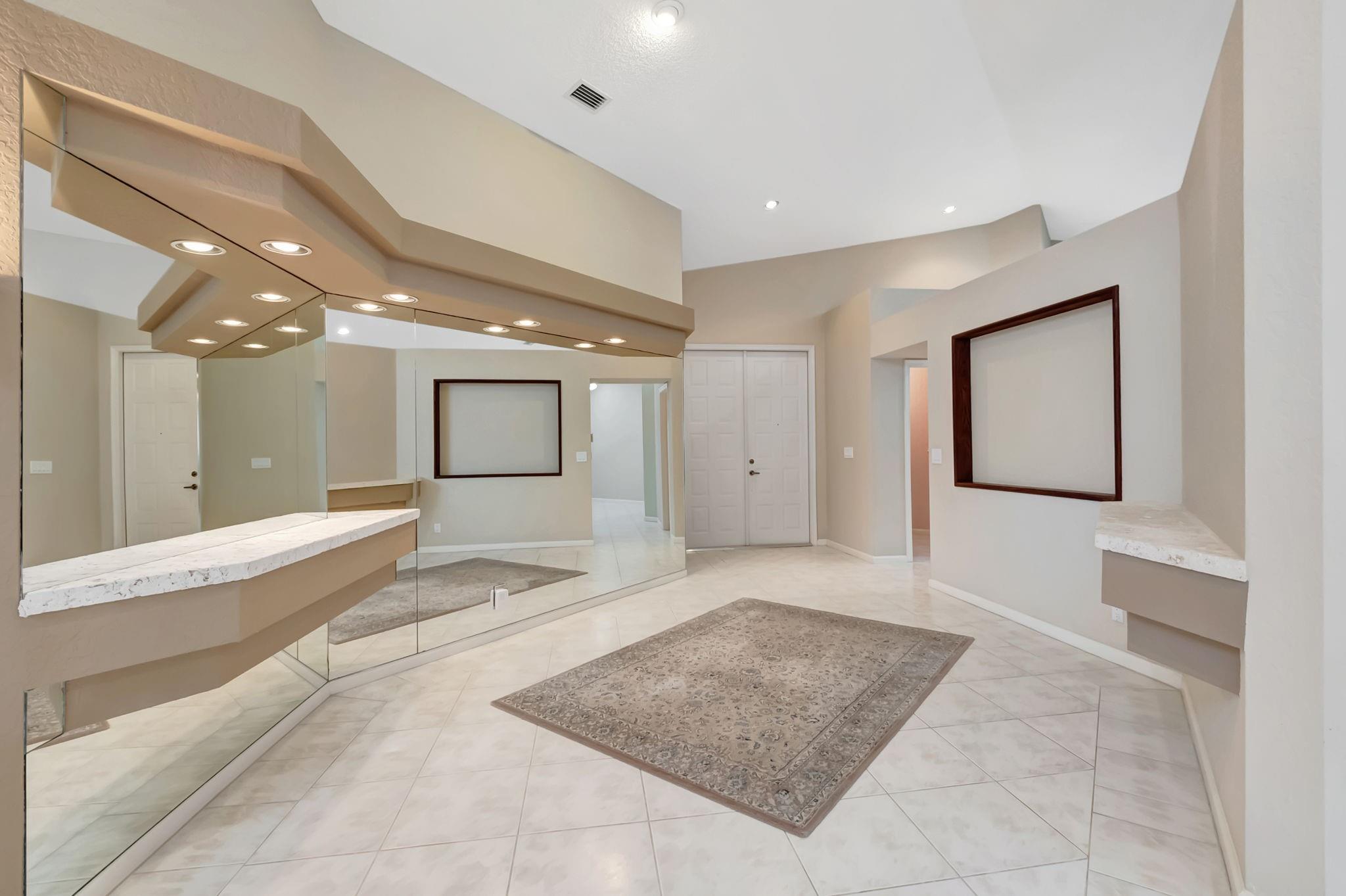 11081 Springbrook Cir