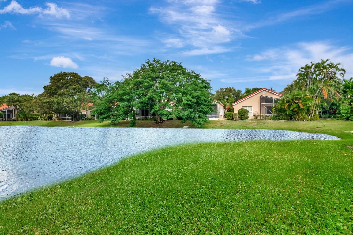 11081 Springbrook Cir