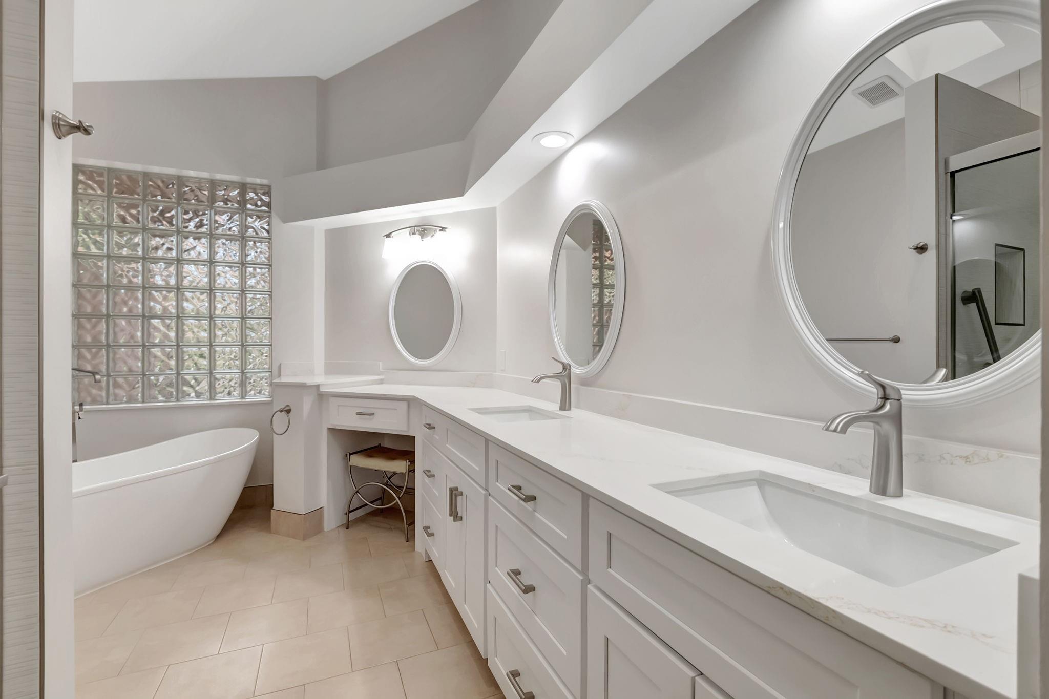 11081 Springbrook Cir