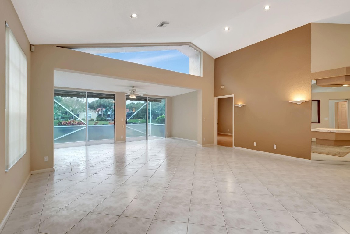 11081 Springbrook Cir