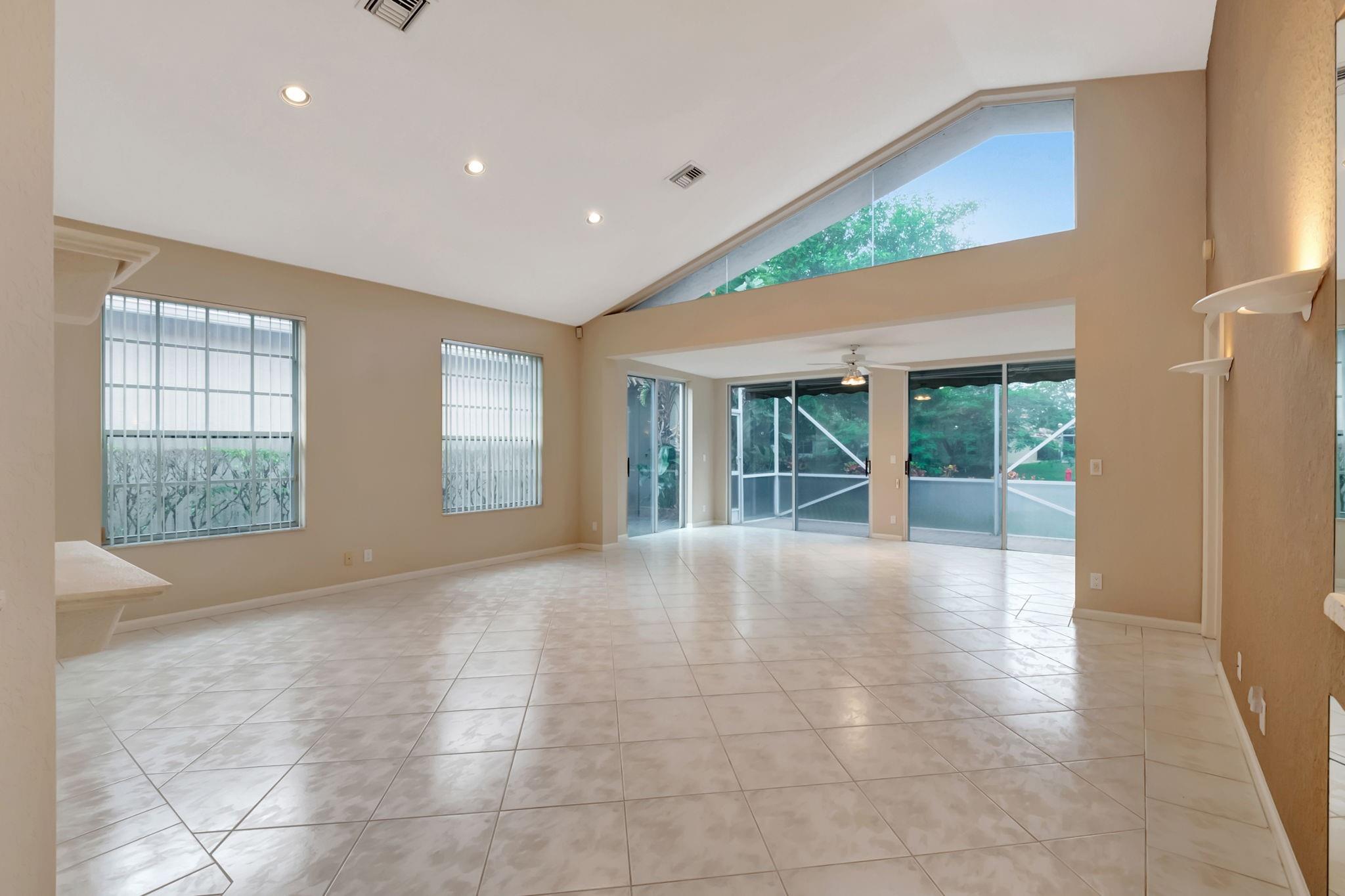 11081 Springbrook Cir