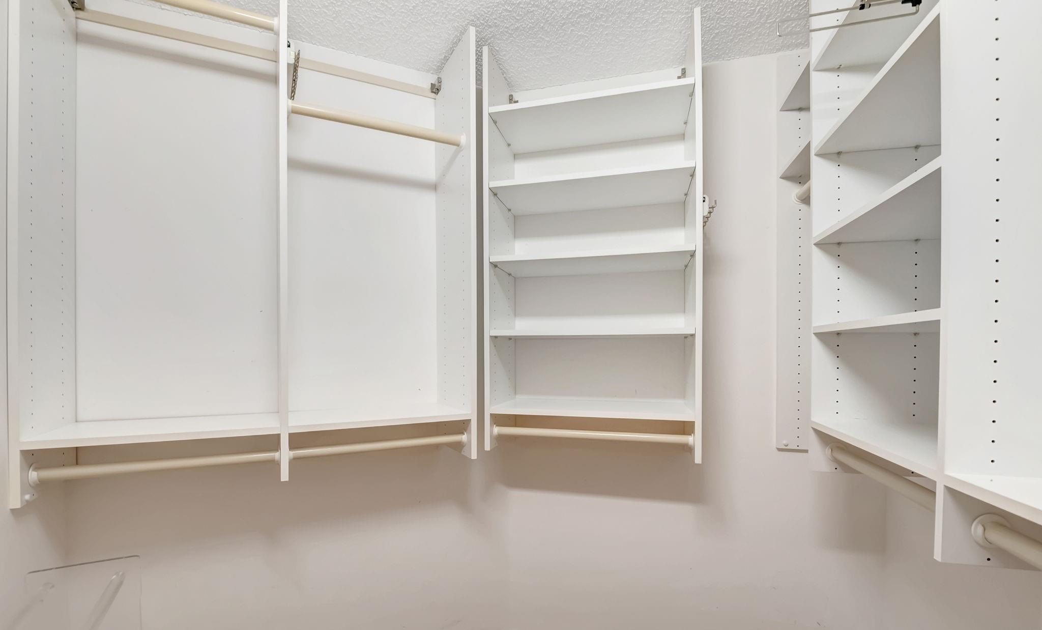 11081 Springbrook Cir