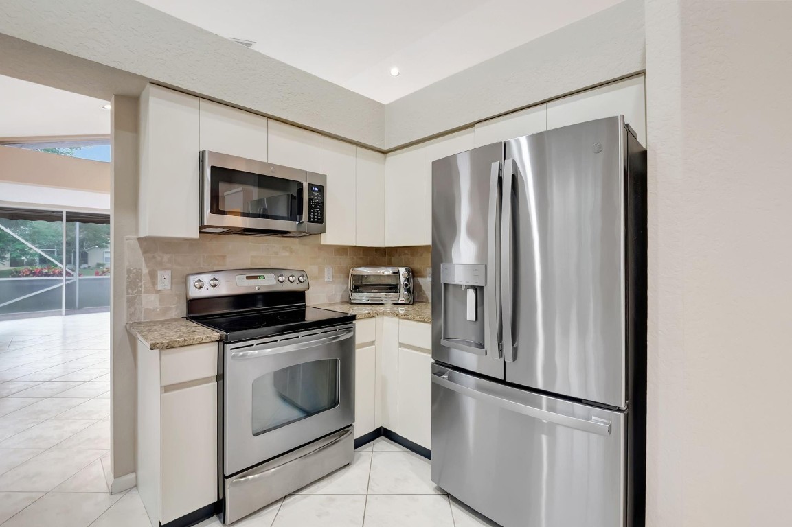 11081 Springbrook Cir