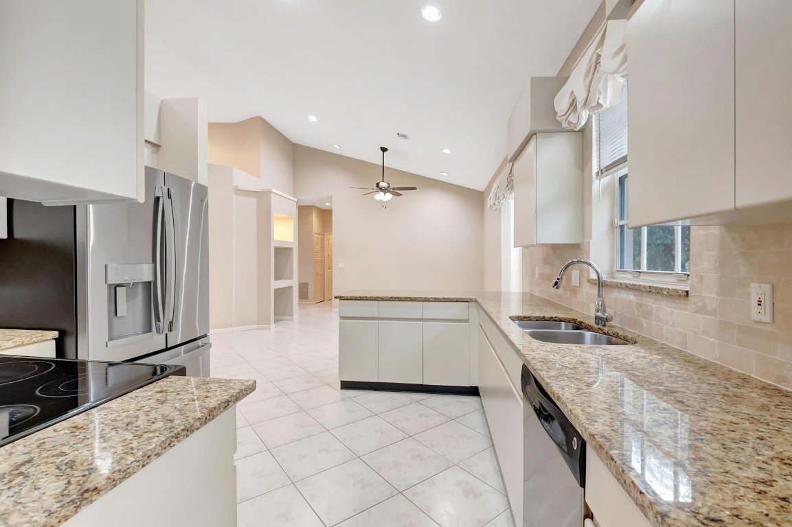 11081 Springbrook Cir