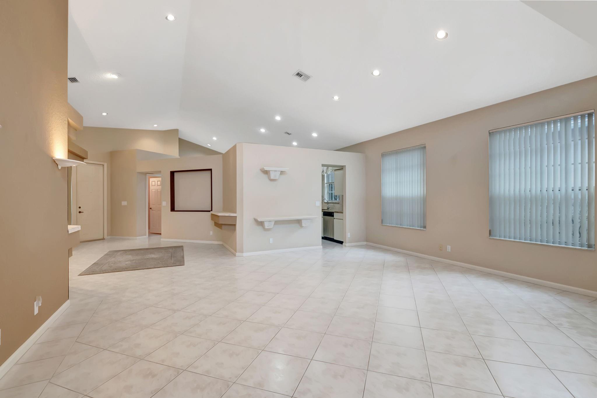 11081 Springbrook Cir