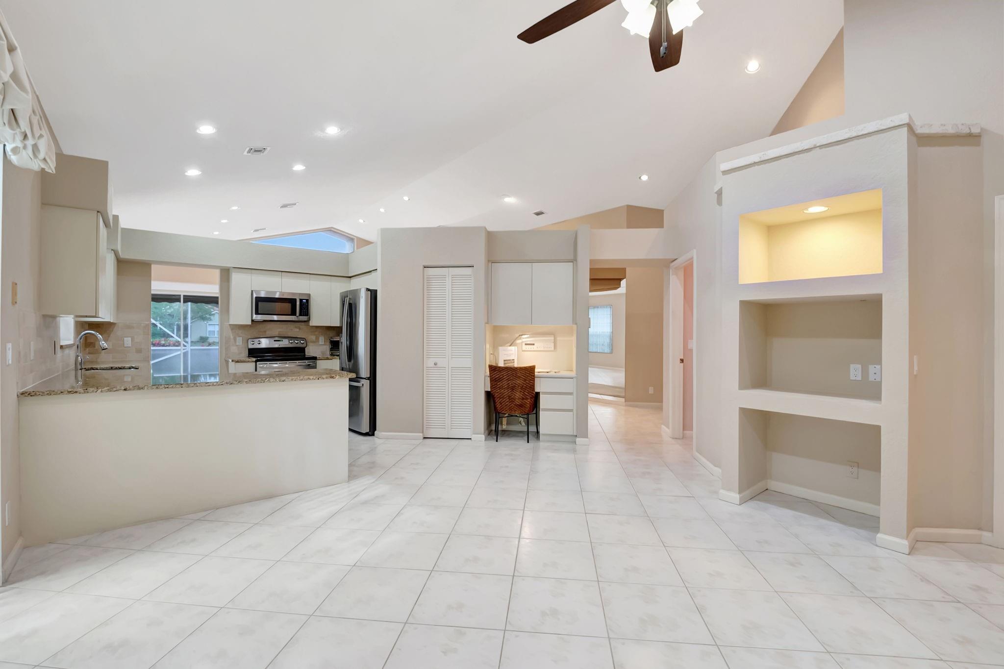 11081 Springbrook Cir