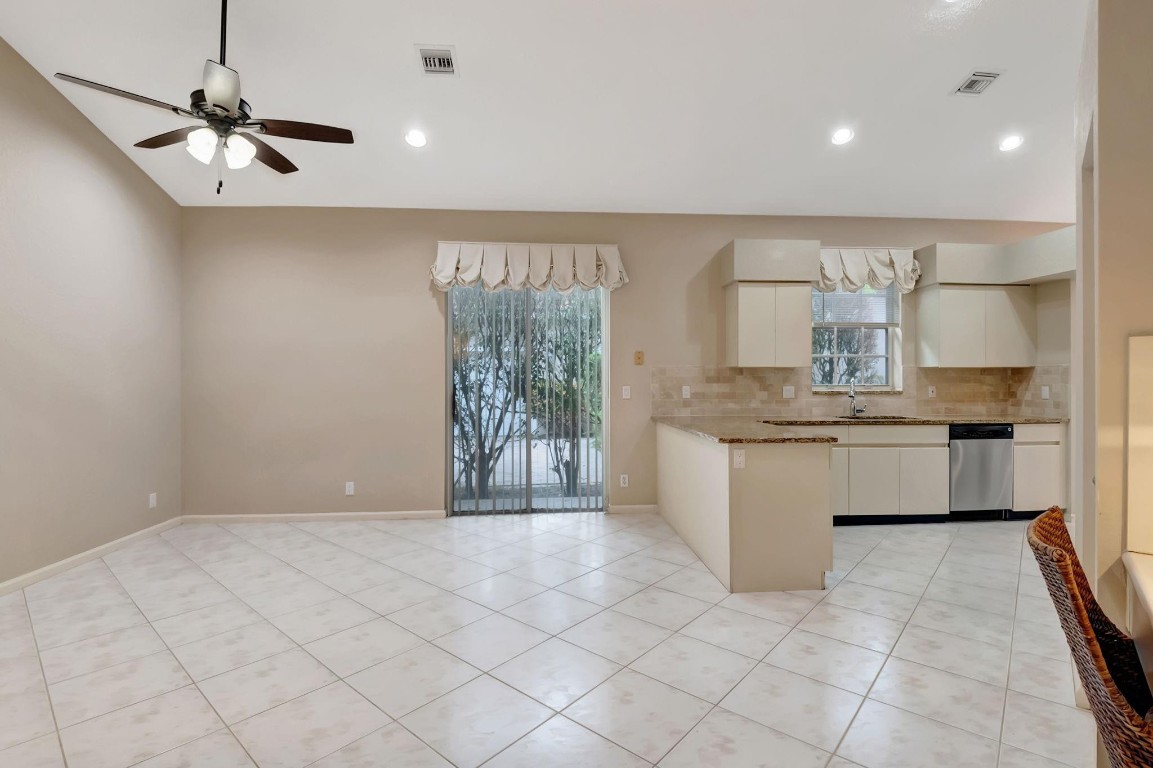 11081 Springbrook Cir