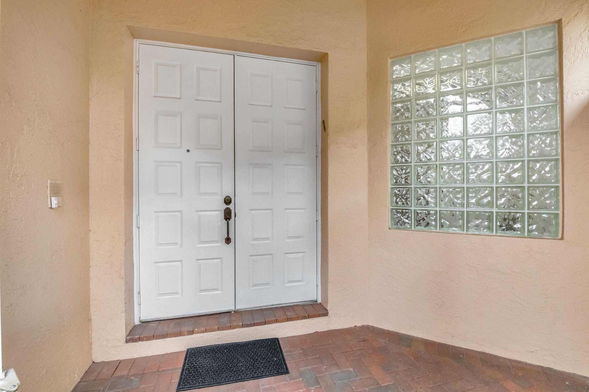 11081 Springbrook Cir