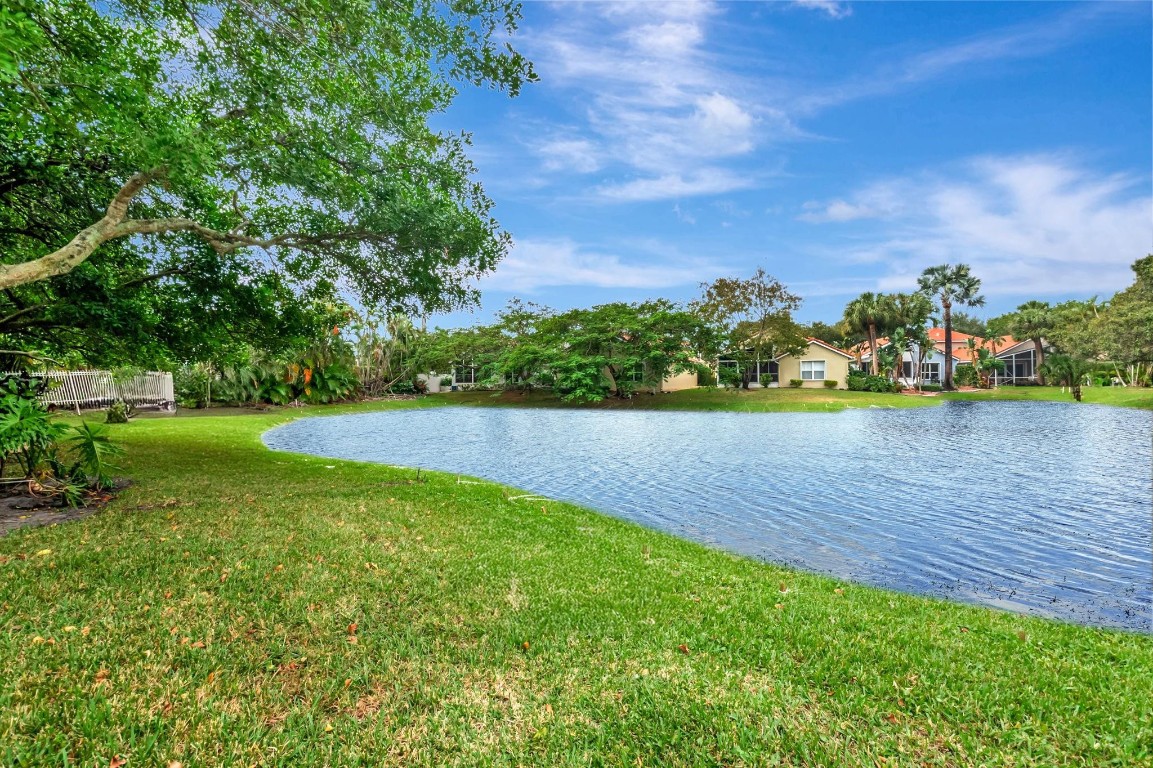 11081 Springbrook Cir