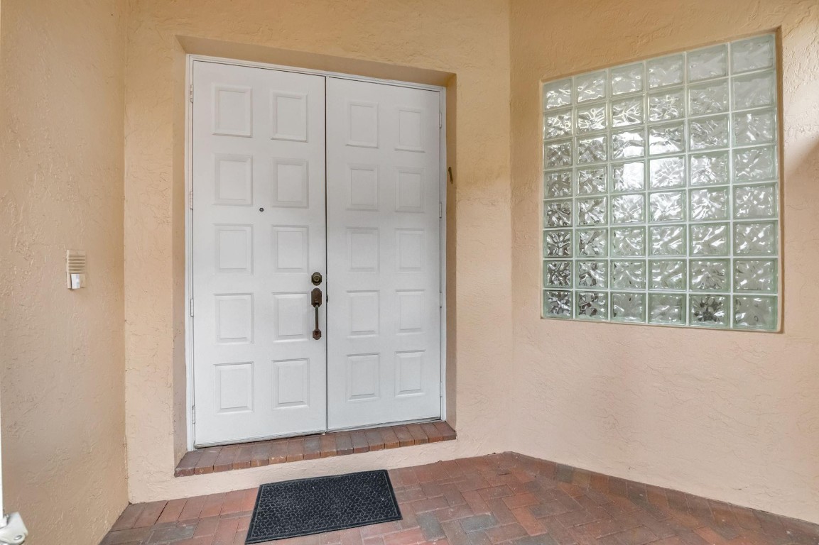 11081 Springbrook Cir