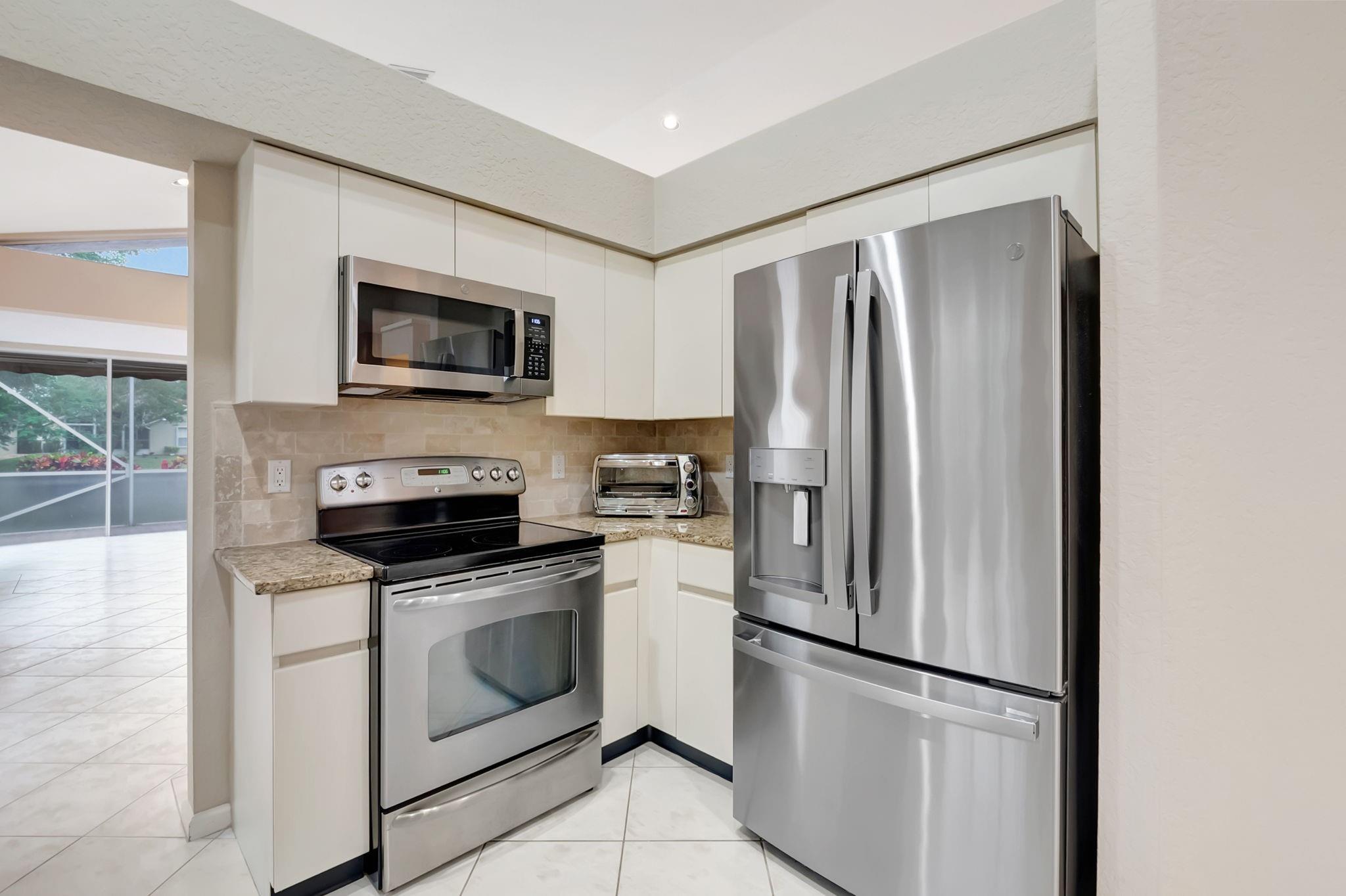 11081 Springbrook Cir