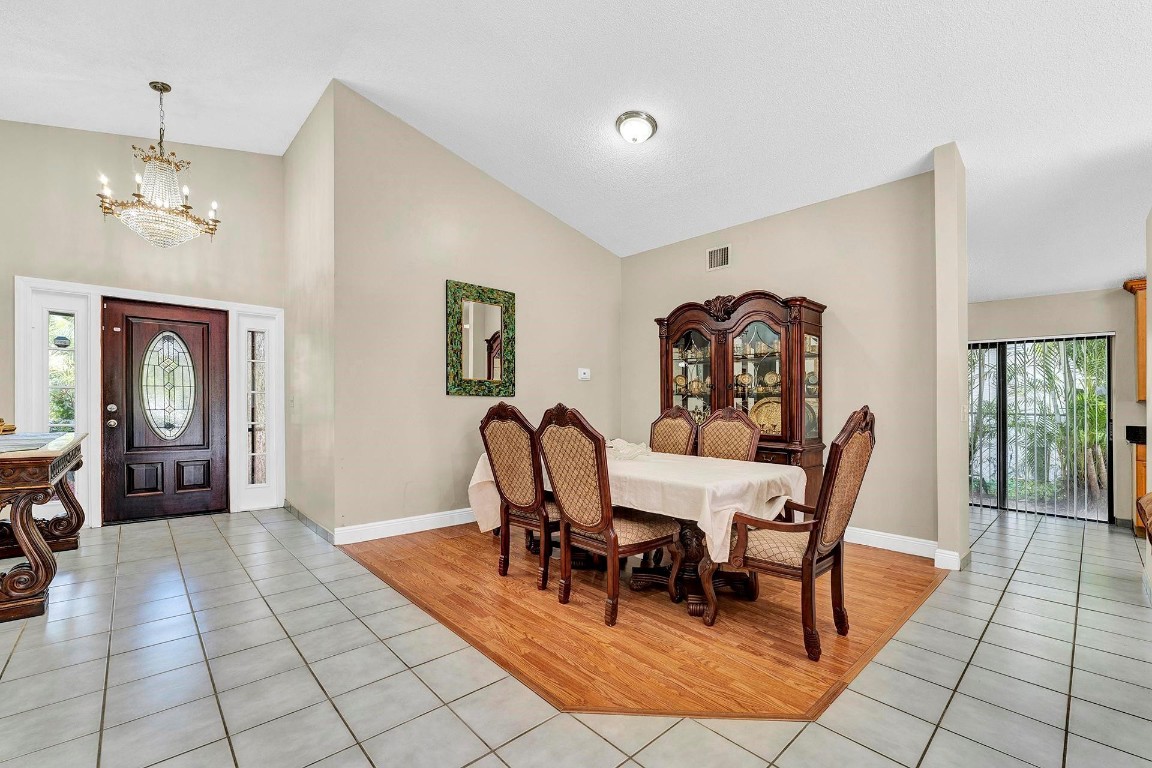 10998 NW 1st Manor