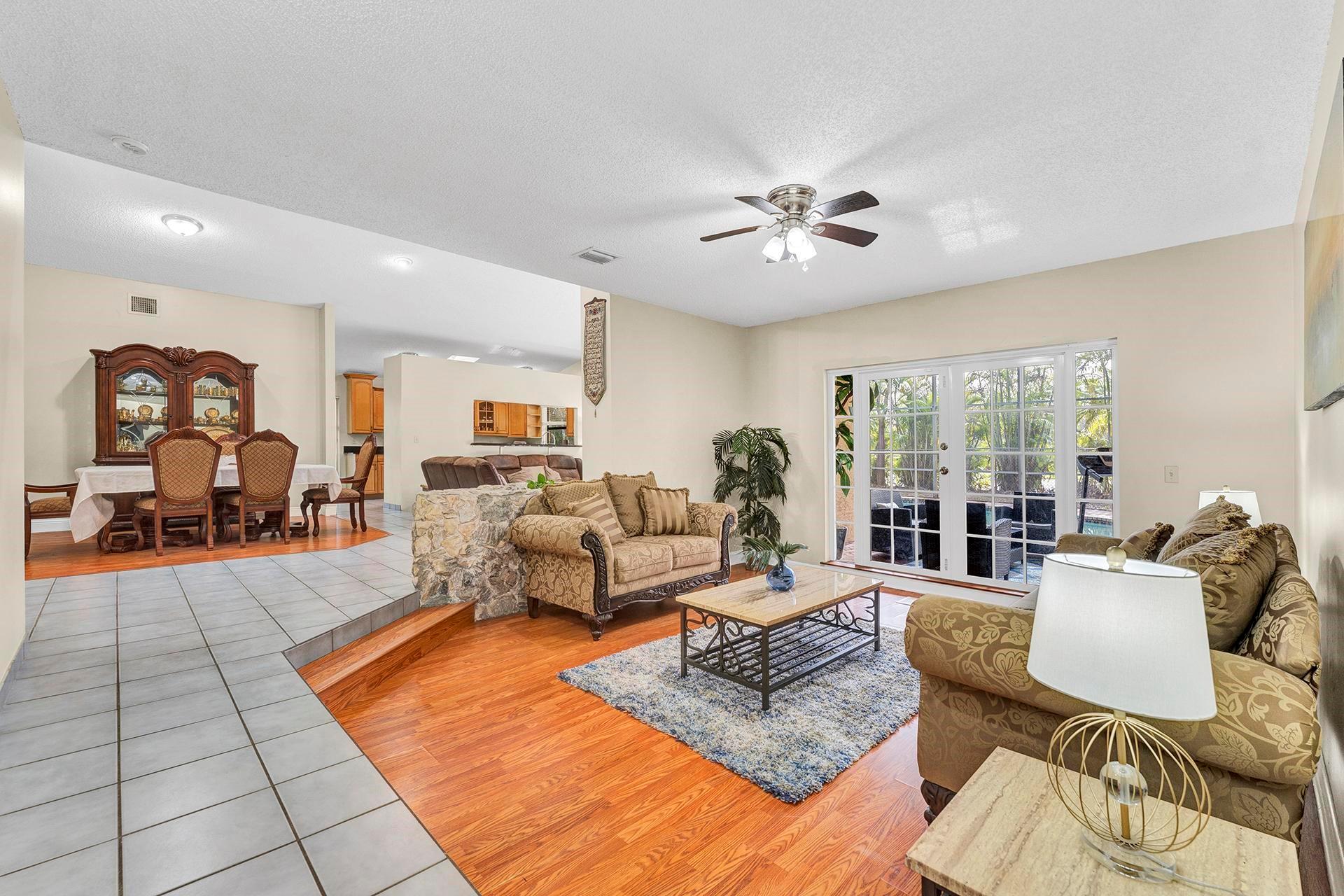 10998 NW 1st Manor