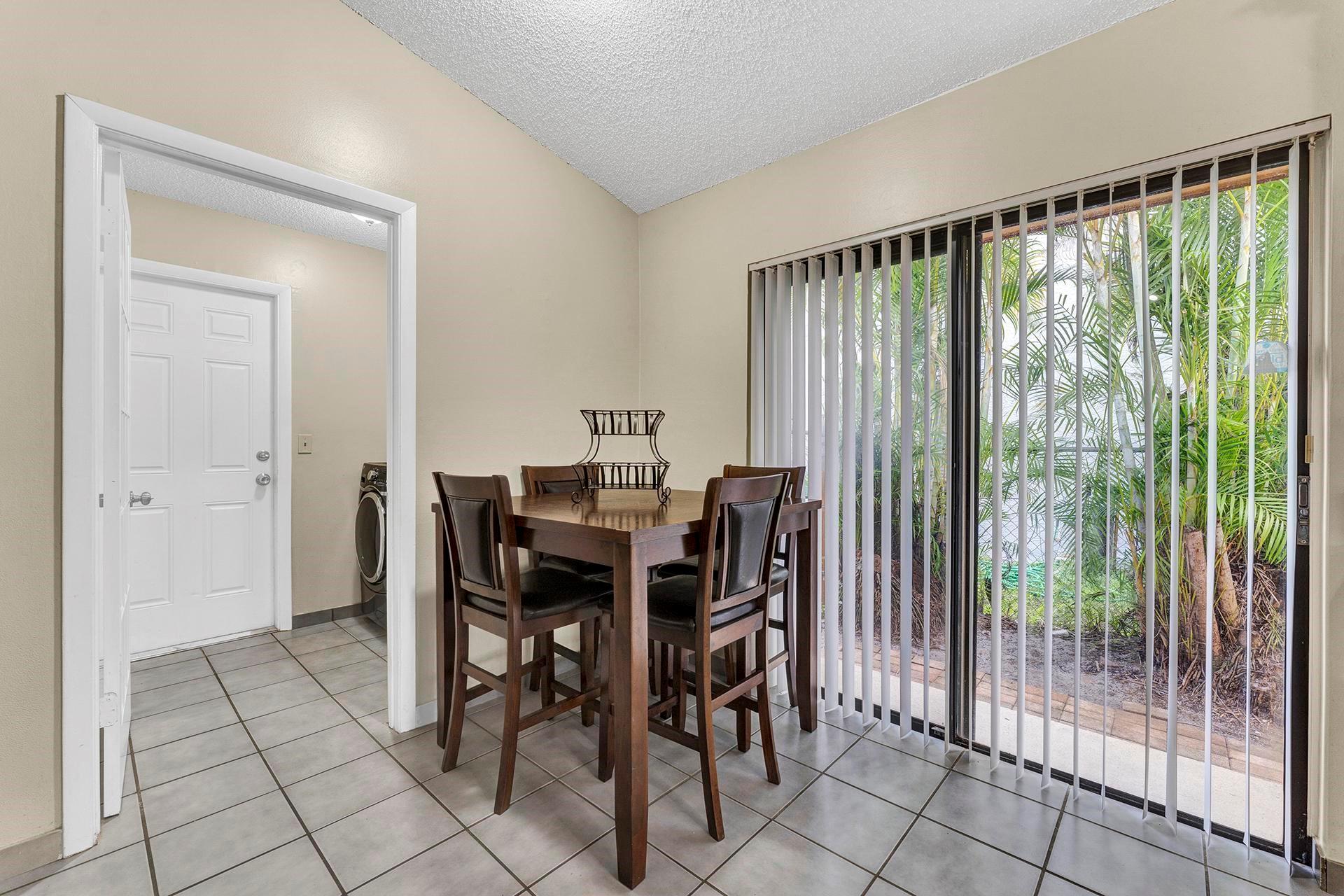 10998 NW 1st Manor