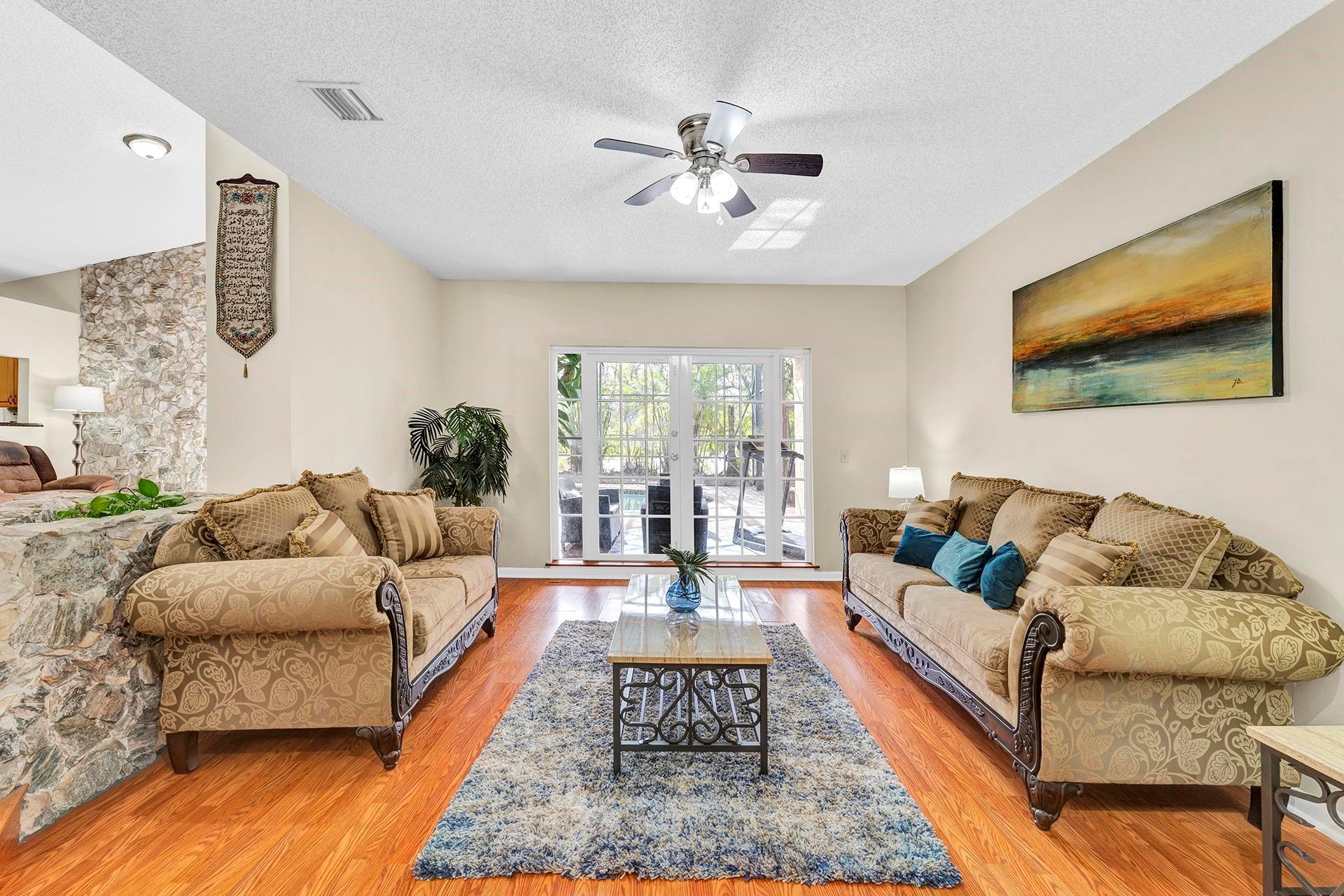 10998 NW 1st Manor