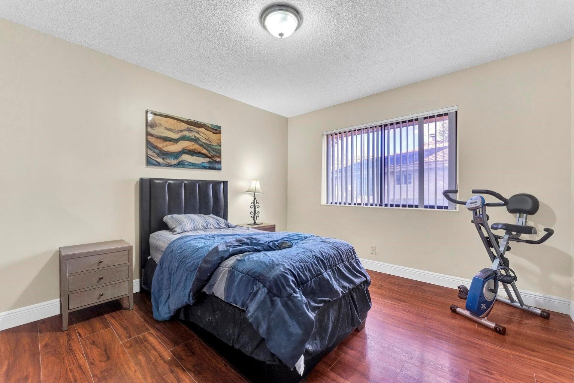 10998 NW 1st Manor