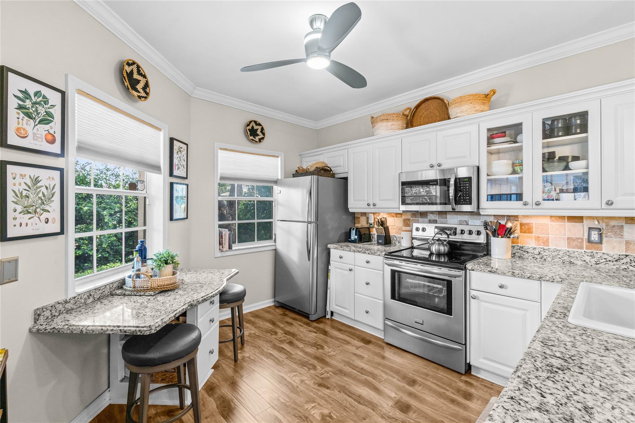 6581 Via Regina 6581