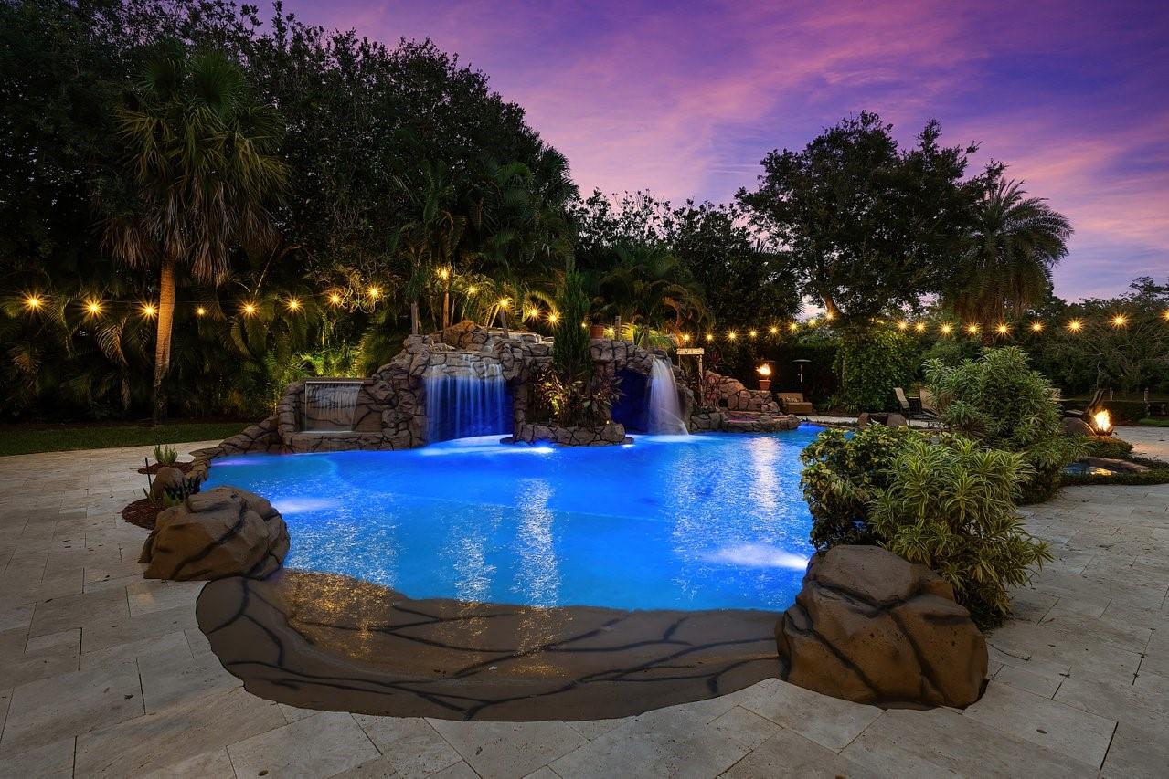 16389 Bridlewood Cir