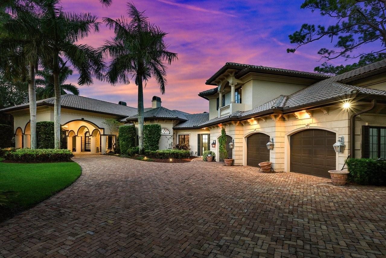 16389 Bridlewood Cir