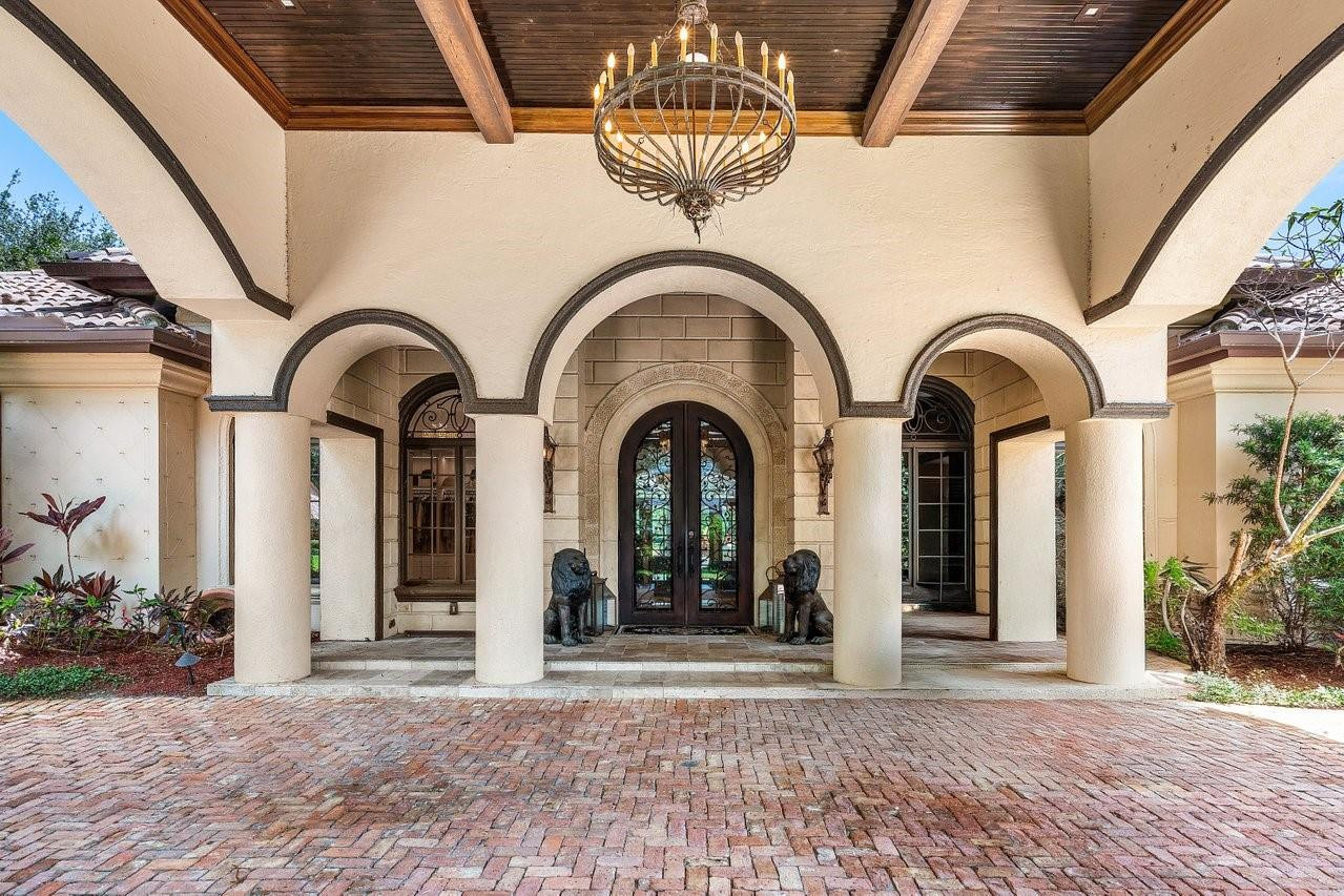 16389 Bridlewood Cir