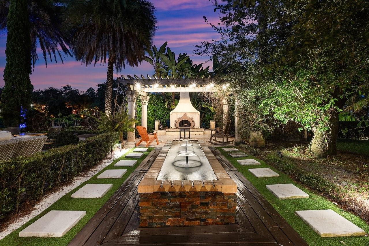 16389 Bridlewood Cir