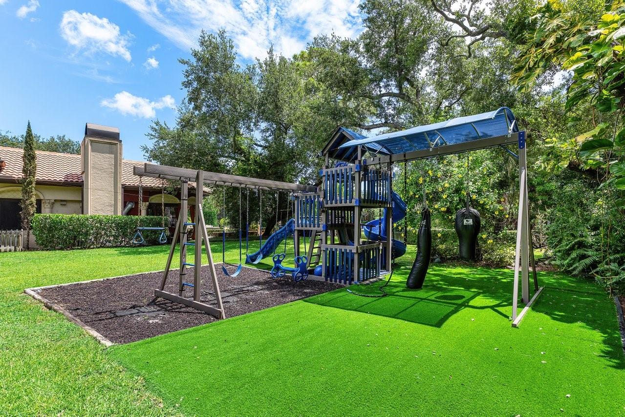 16389 Bridlewood Cir