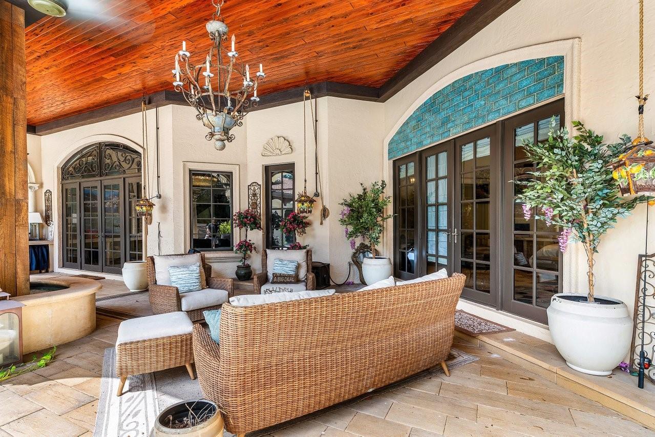 16389 Bridlewood Cir