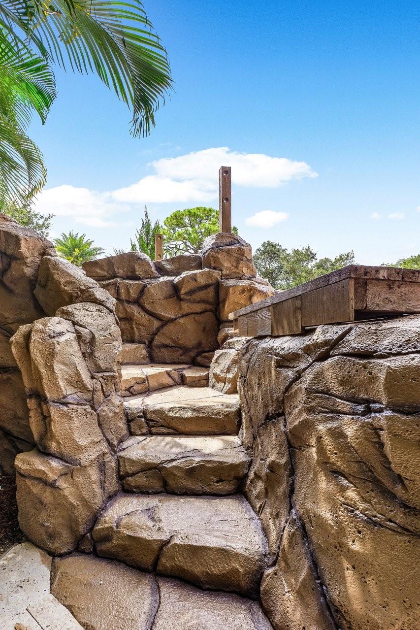 16389 Bridlewood Cir