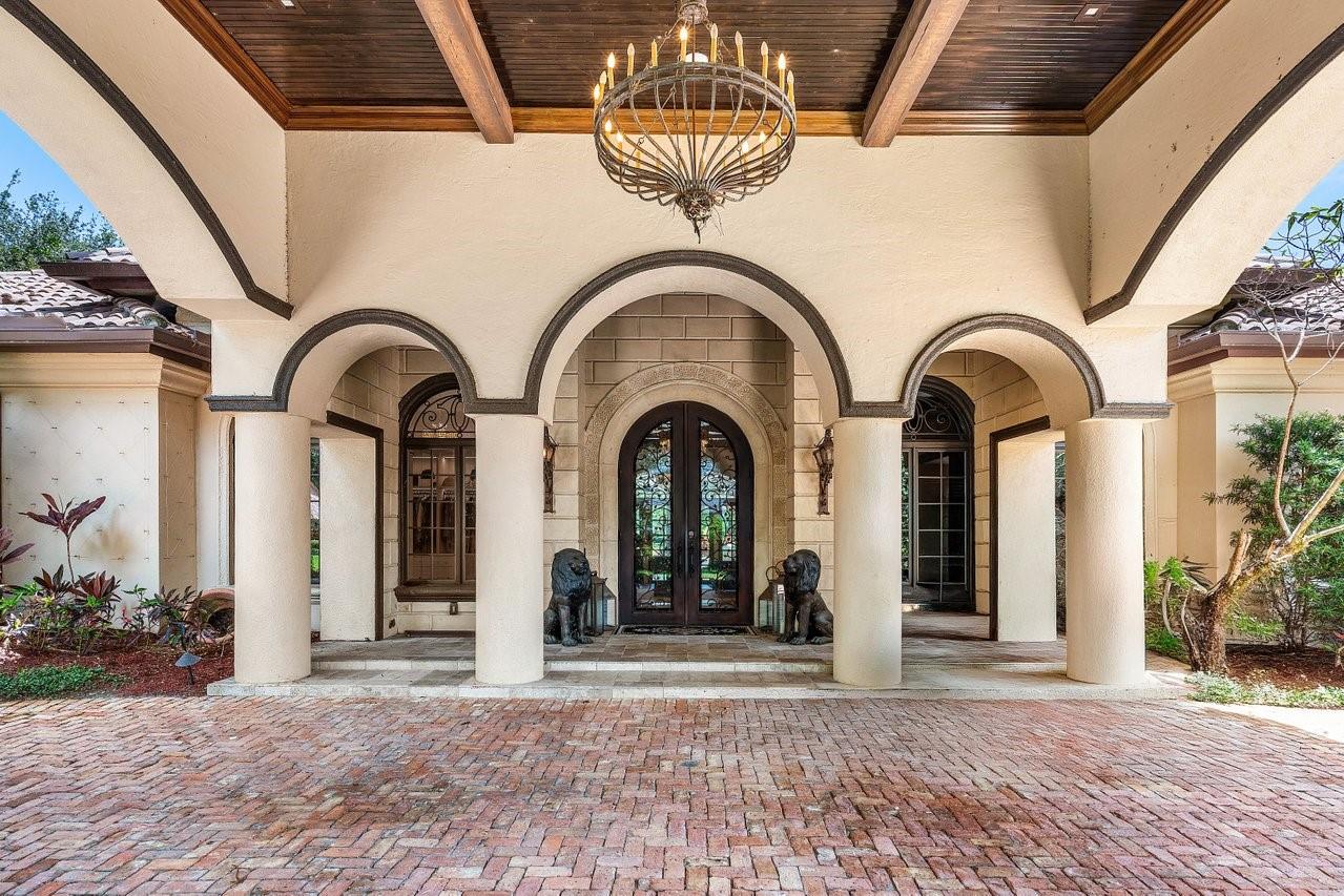 16389 Bridlewood Cir